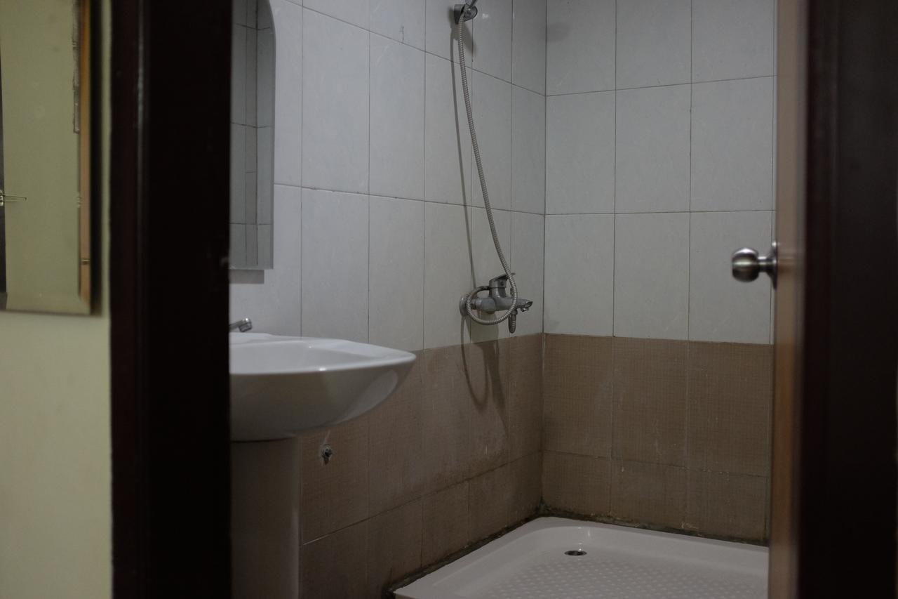 Reddoorz Plus Near Senen Jakarta Exterior photo