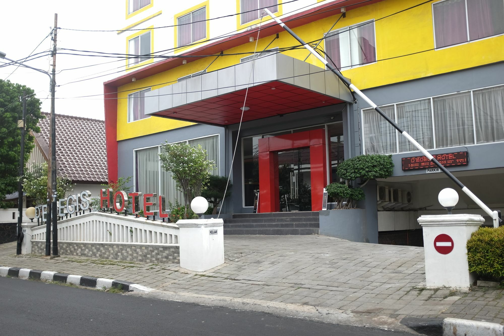 Reddoorz Plus Near Senen Jakarta Exterior photo