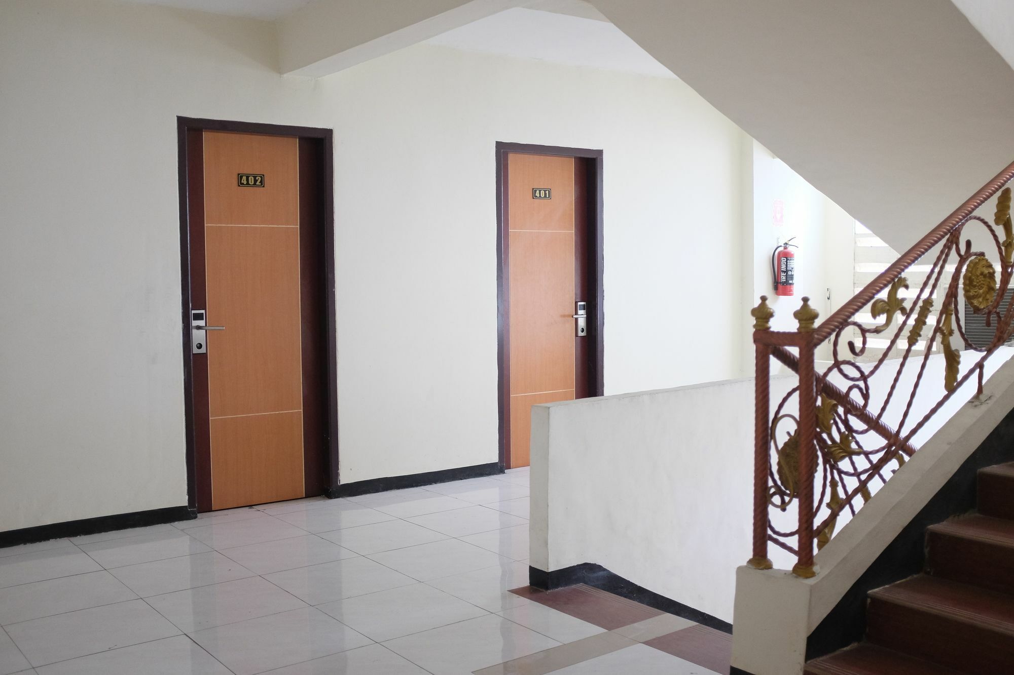 Reddoorz Plus Near Senen Jakarta Exterior photo